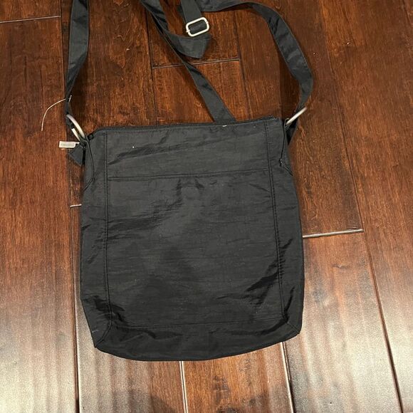 Baggallini Black Large Messenger Crossbody Bag - Picture 2 of 4